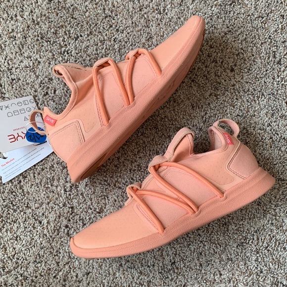 Skye The Rbutus Slide On Runner everyday athleisure shoe and elastic laces - Picture 4 of 10